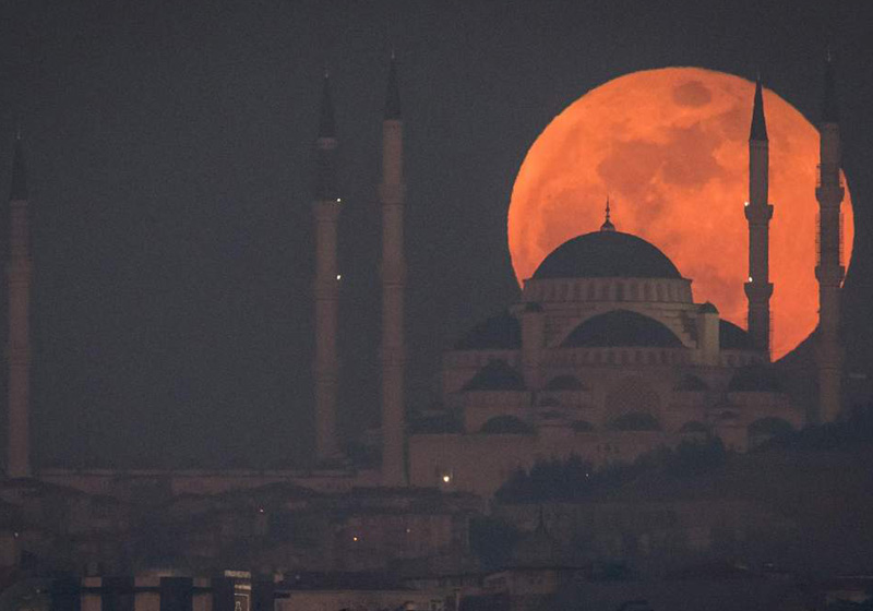Lua de sangue em Istanbul, Turquia/Jan2018 - Foto: Getty Images Europe