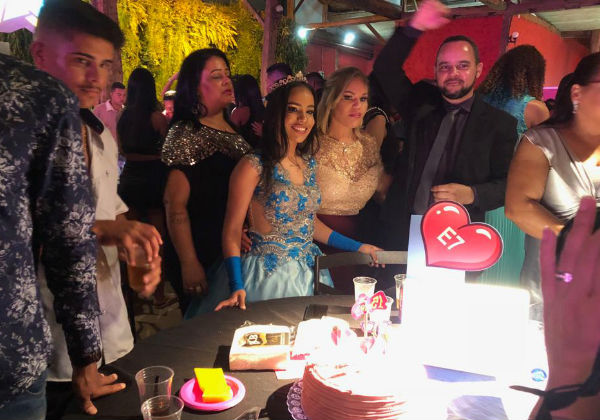 Cada debutante teve um bolo pra família e convidados Foto: SNB