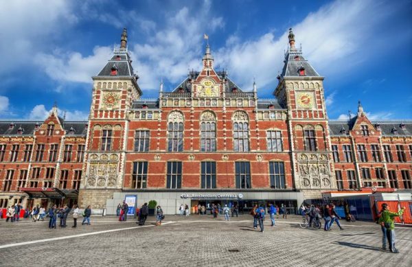 Amsterdam Central Station / Holanda - Foto: Reprodução / Twitter