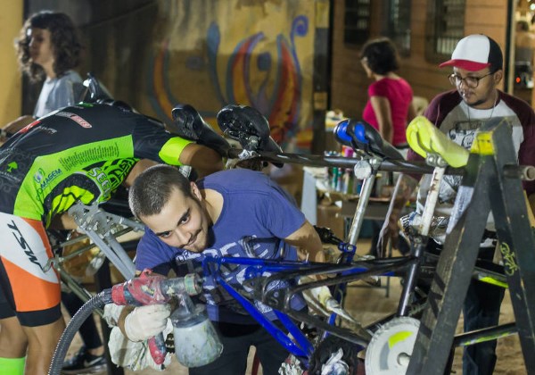 Oficina de Bikes Foto: Folhapress