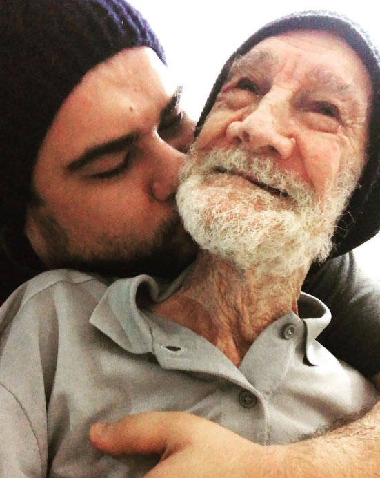 Juliano e seu Santinho - Fotos: arquivo pessoal