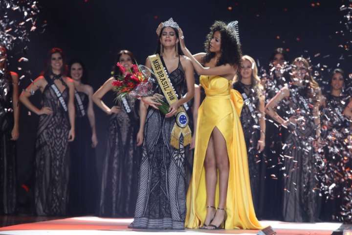 Mayra recebendo a coroa - Foto: divulgação / Miss Brasil 2018