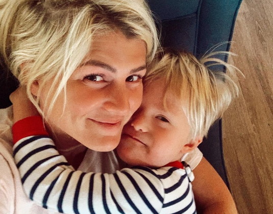 O garotinho Welles e a mãe Oakley Foto: Instagram