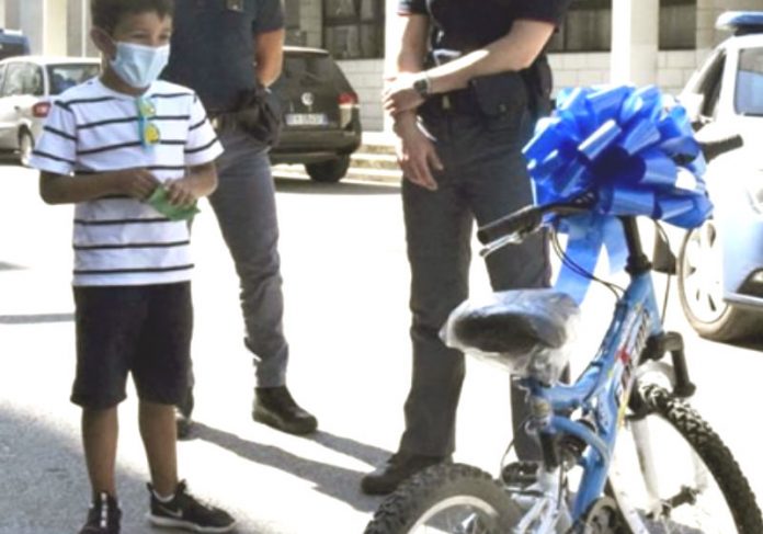 bike_presente2 Foto: reprodução Policia de Brindisi