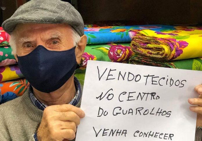 idoso-apelo-loja-close Foto do seu Youssef que viralizou - reprodução / Instagram