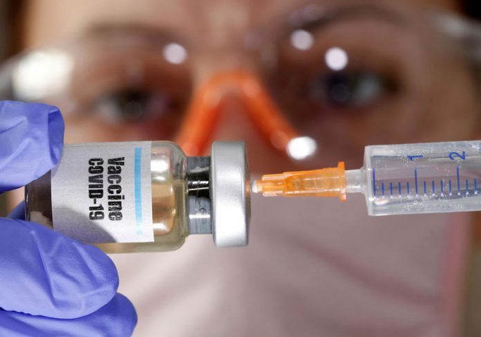 medica-voluntaria-vacina-close Foto: Dado Ruvic / Reuters