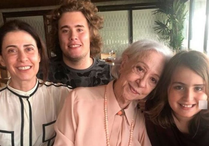 Fernanda-Montenegro-serie-close Fernanda Montenegro e família - Foto: reprodução / Instagram