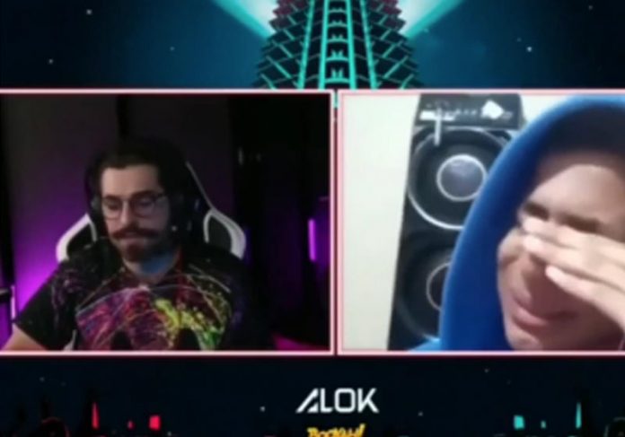 alok-casa-jogo-close Alok emociona Calleby - Foto: reprodução / Youtube