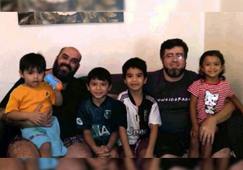 4 irmãos adotados por 2 pais vão passar primeiro Natal em família