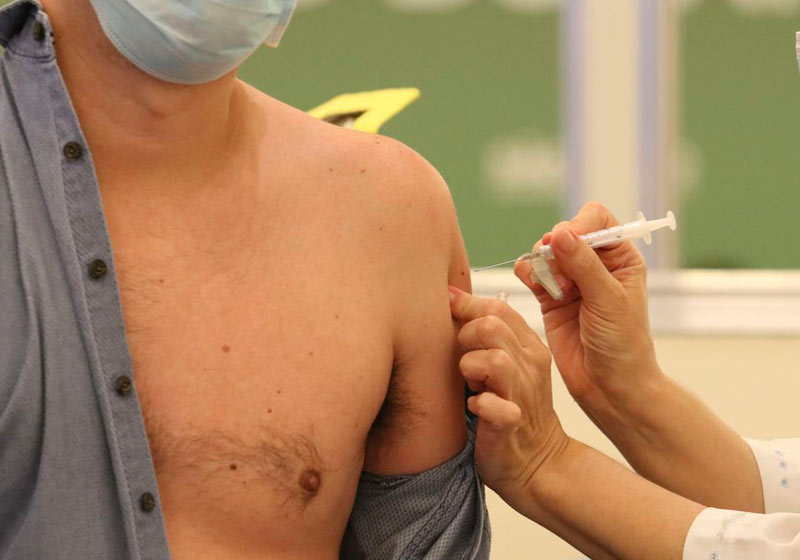 Brasil está entre os 10 países que mais vacinaram contra Covid: ranking