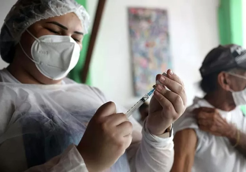 Fortaleza inicia vacinação da população geral com 7,7 pessoas já no primeiro dia. - Foto: divulgação Prefeitura de Fortaleza