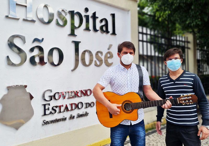 Paciente grava música em homenagem a equipe que cuidou dele durante internação pela Covid-19 - Foto: Diego Sombra