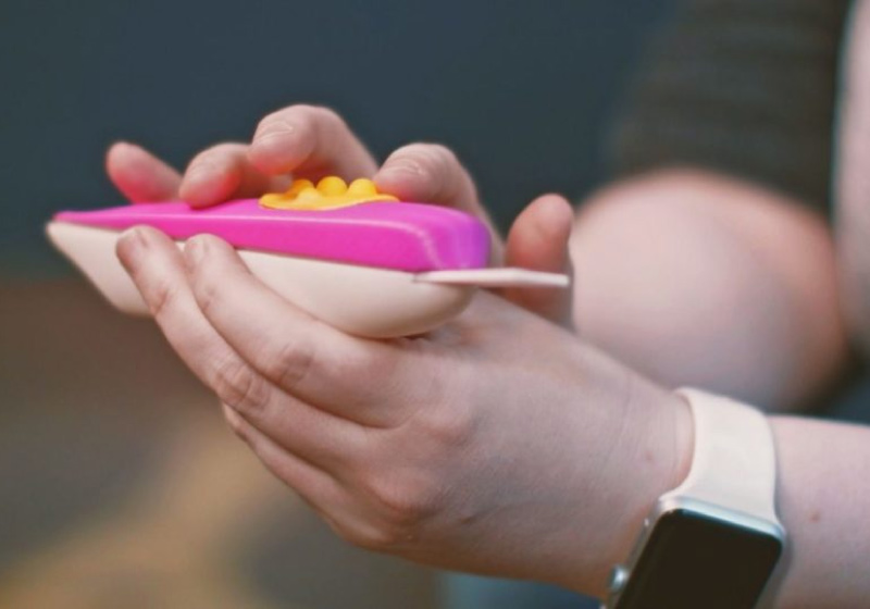 Designer desenvolveu o primeiro teste de gravidez para mulheres cegas - Foto: divulgação