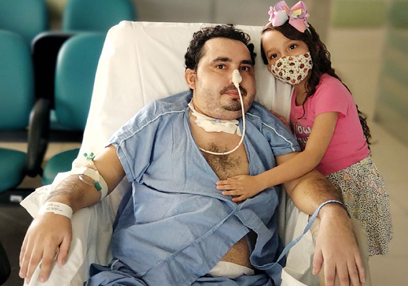 Como presente do Dia dos Pais, paciente internado com doença rara, pede para ver a filha após 2 meses separados - Foto: reprodução Sesa