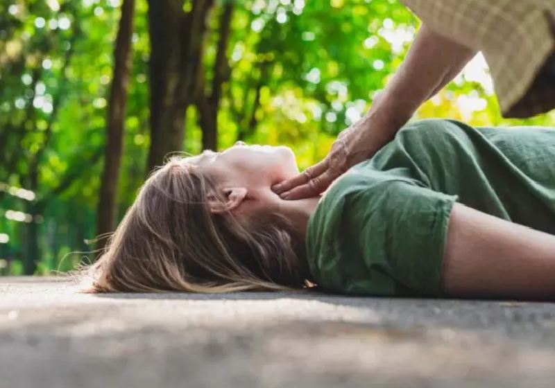 A mulher foi ressuscitada após ficar clinicamente morta por 45 minutos, após uma parada cardíaca - Foto: Getty